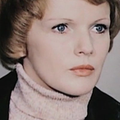 Angelika Waller image